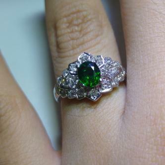 Elegant Tsavorite Ring with Diamonds