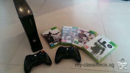 For SALE XBOX 360 with controllers and games