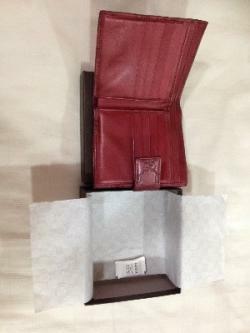 Authentic Gucci wallets for sale - Price Neg