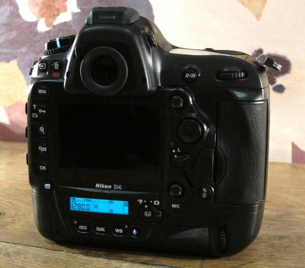 Nikon D4 16.2 MP Digital SLR Camera